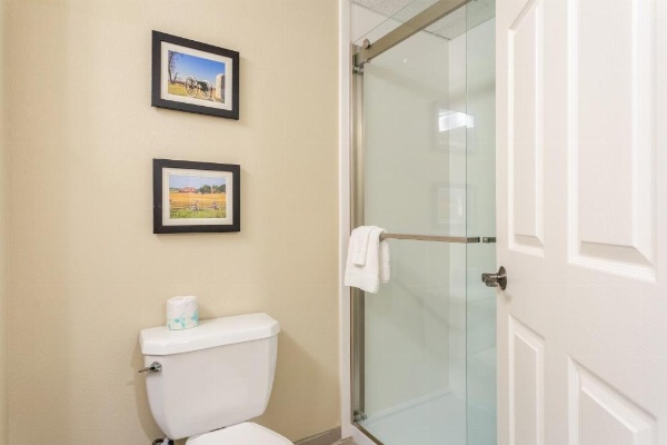 Aspire Hotel and Suites image 11