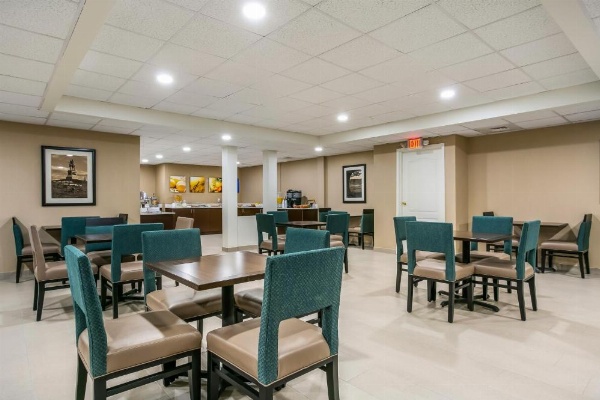 Aspire Hotel and Suites image 21