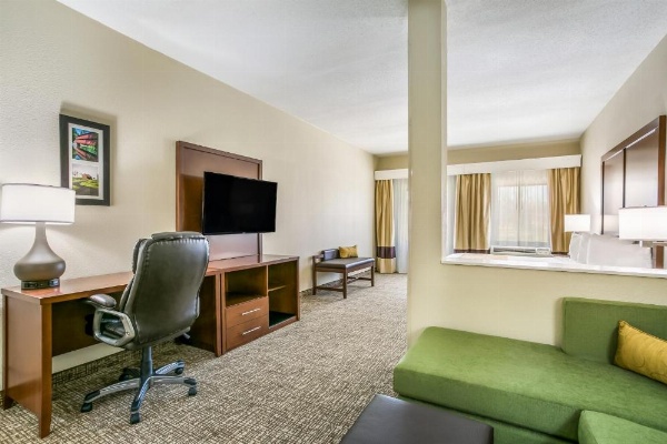 Aspire Hotel and Suites image 29