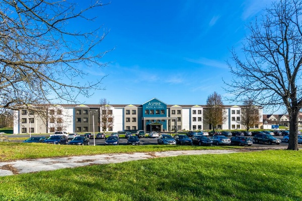 Aspire Hotel and Suites Main image