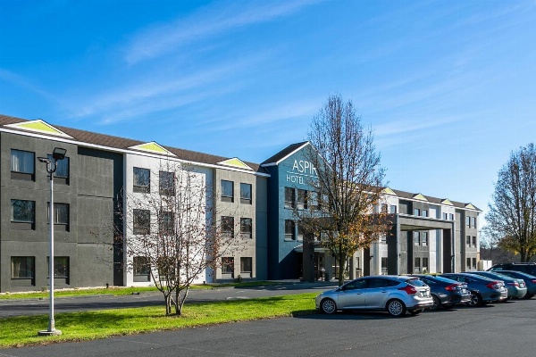 Aspire Hotel and Suites image 7